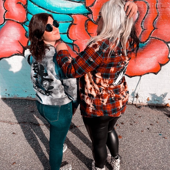 Meet your Posher, Taylor - Picture 4 of 5